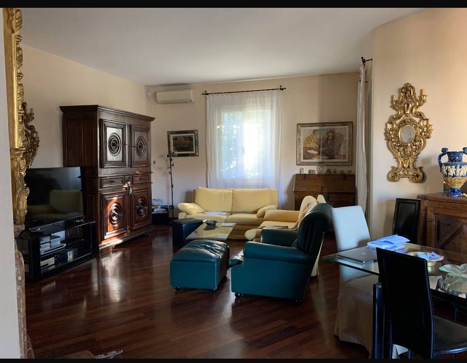 Salone Salone