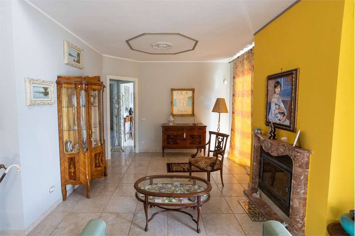 Salone