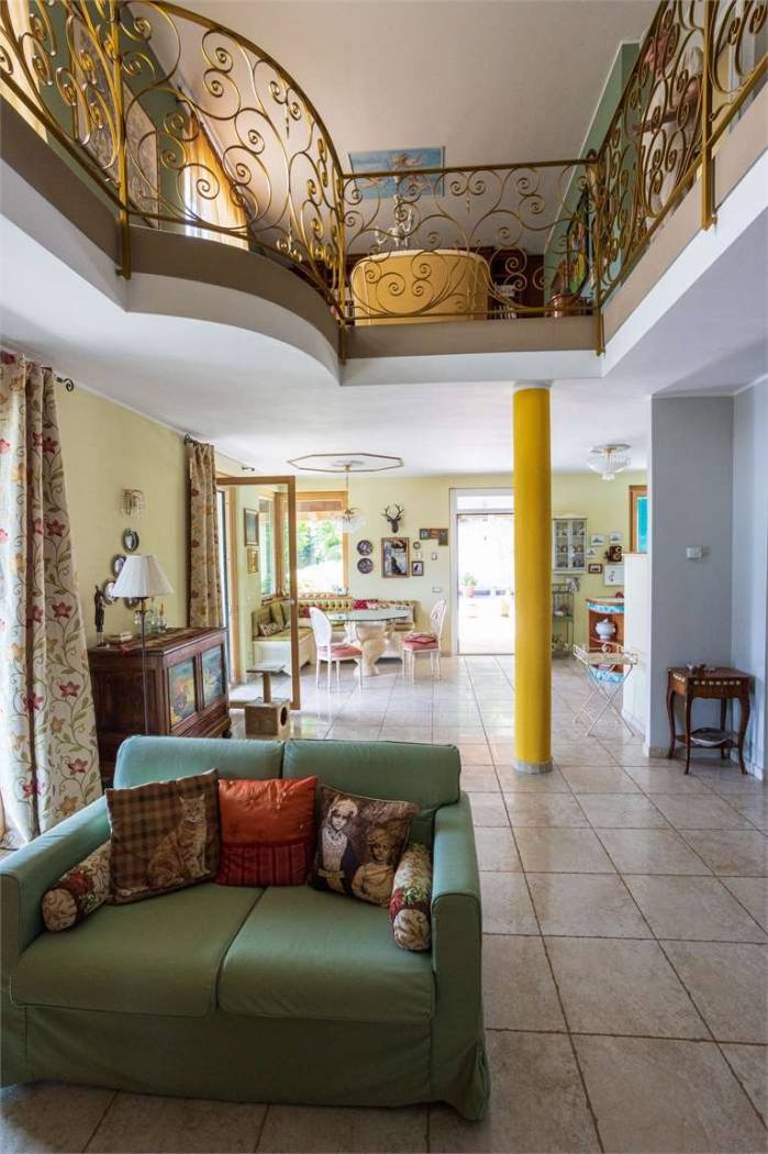 Salone