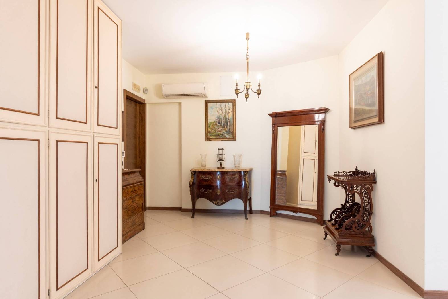 Salone