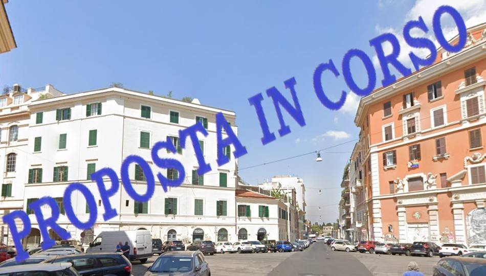 Roma centralissimo, nel cuore di San Lorenzo, in via dei Piceni, proponiamo in vendita un elegante trilocale con doppi servizi all'interno di un 