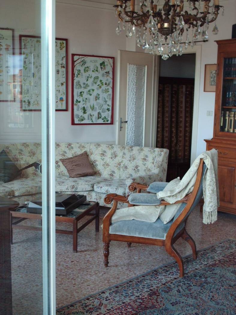 Salone