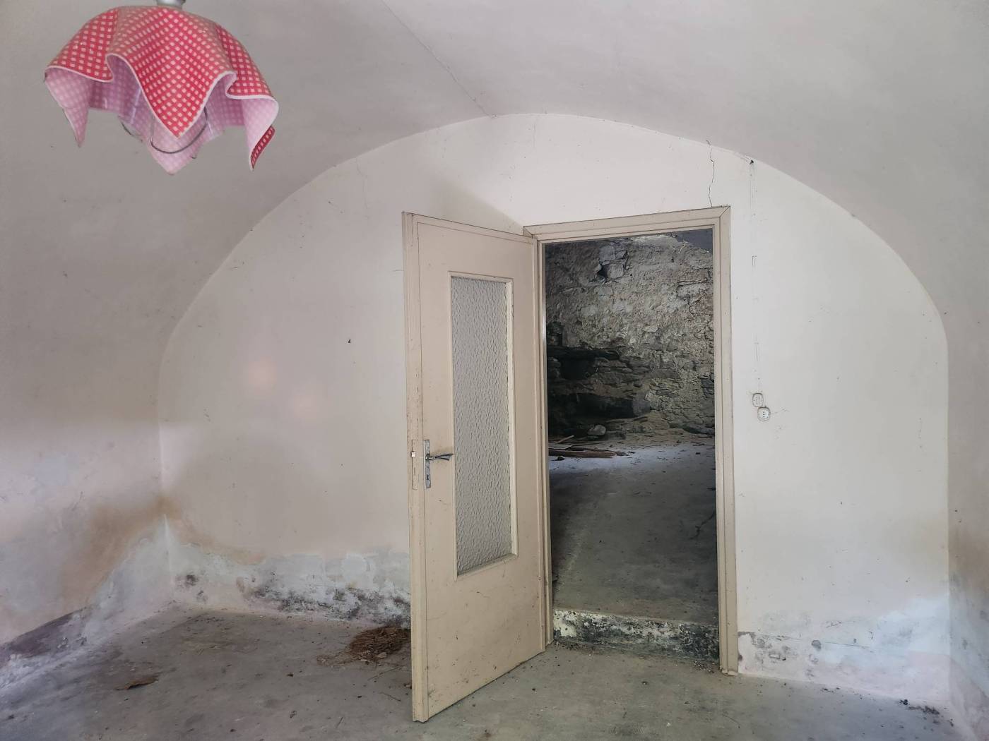Stanza non arredata