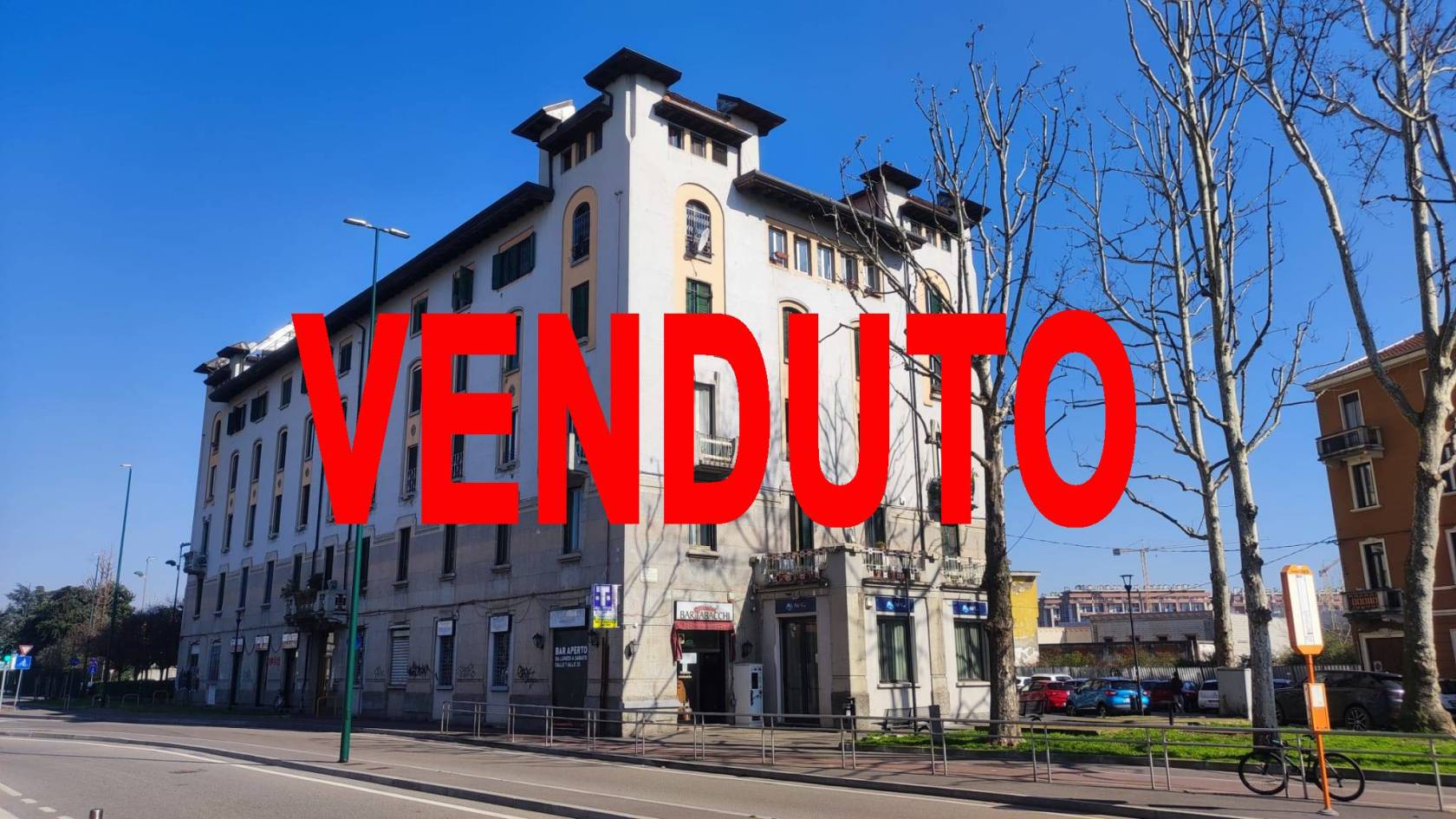 Confinante con la nuova fermata della metropolitana Restellone di Sesto San Giovanni, zona di ampia riqualificazione urbanistica che comprenderà la 