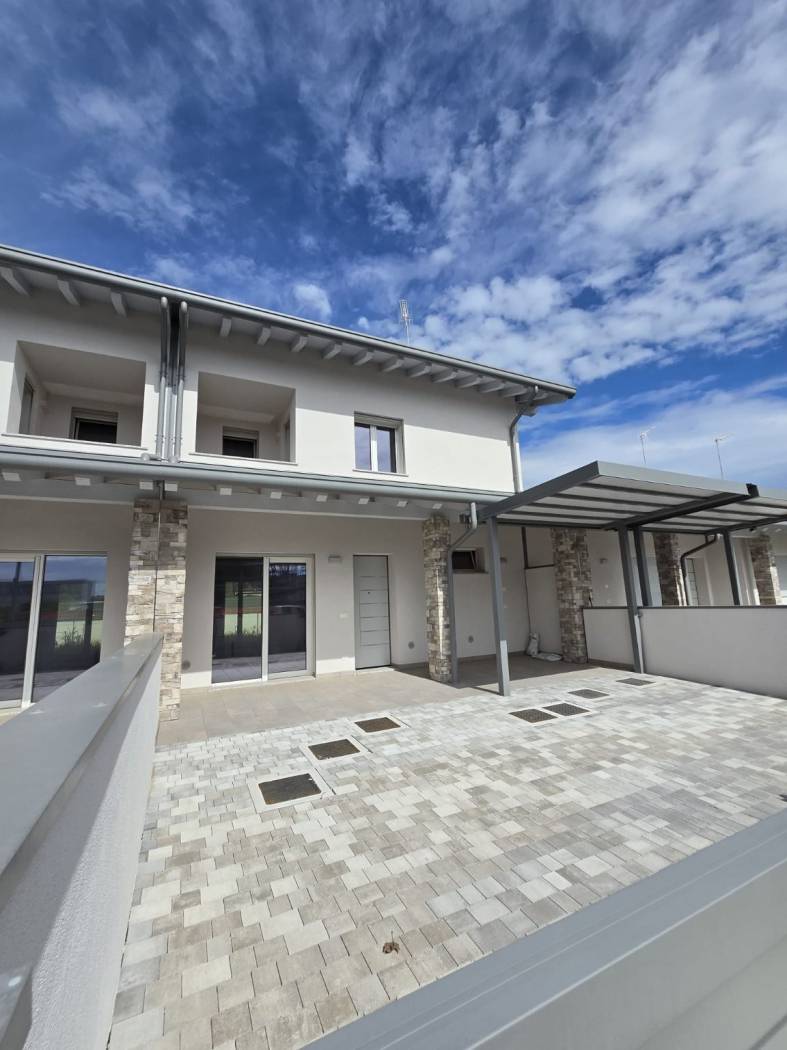 ESENTE MEDIAZIONE - OFFERTA A TEMPO CON PREZZO SCONTATO VALIDO FINO AL 07 SETTEMBRE 2025 - VILLA A3 di 136 mq., terreno 194 mq. Soffitta isolata 