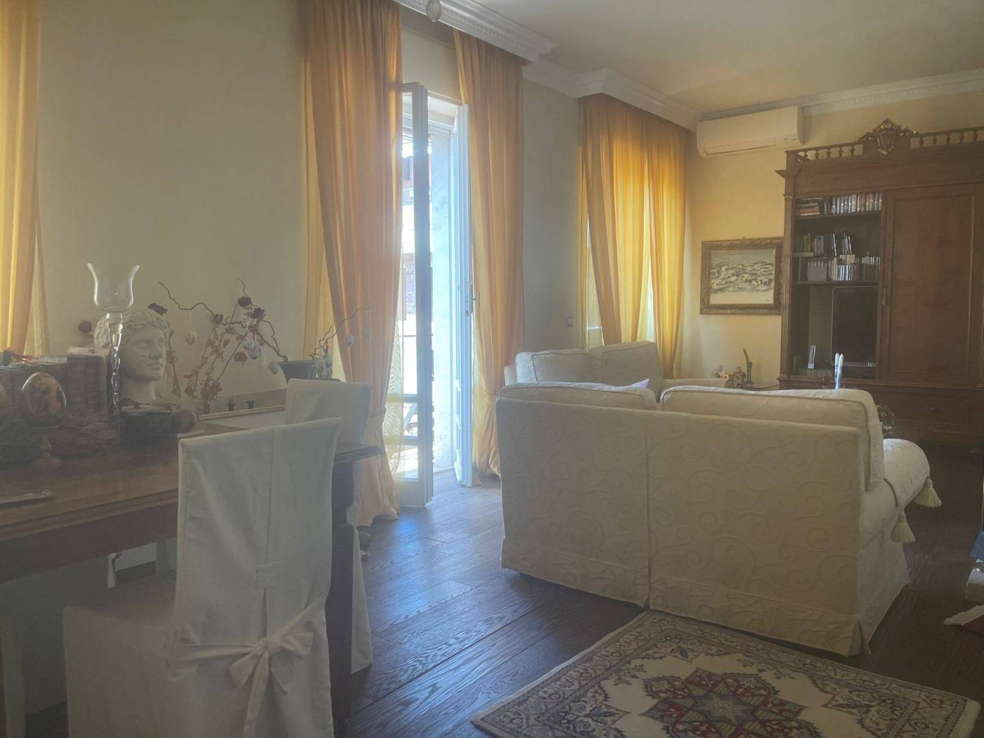 Salone