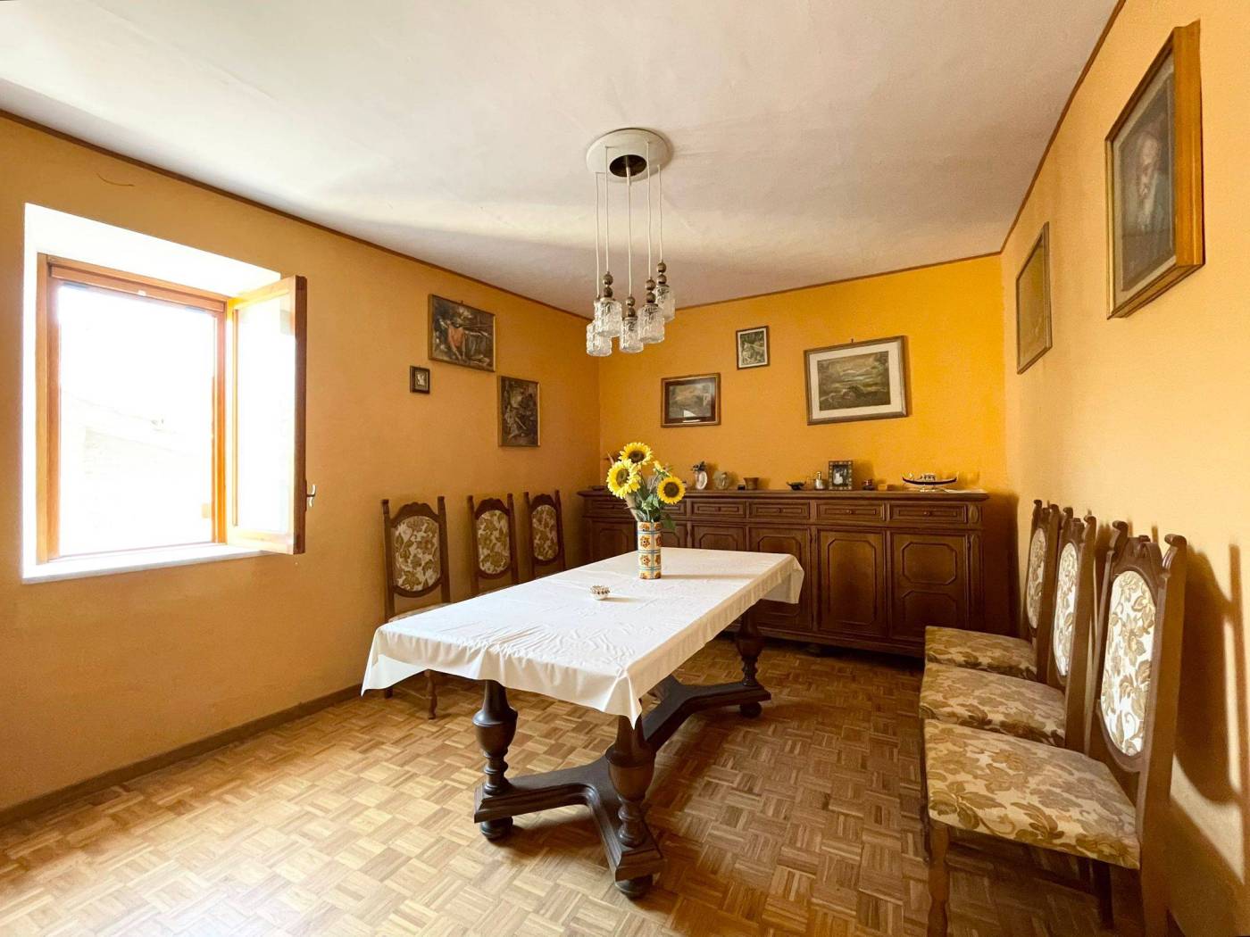 Salone