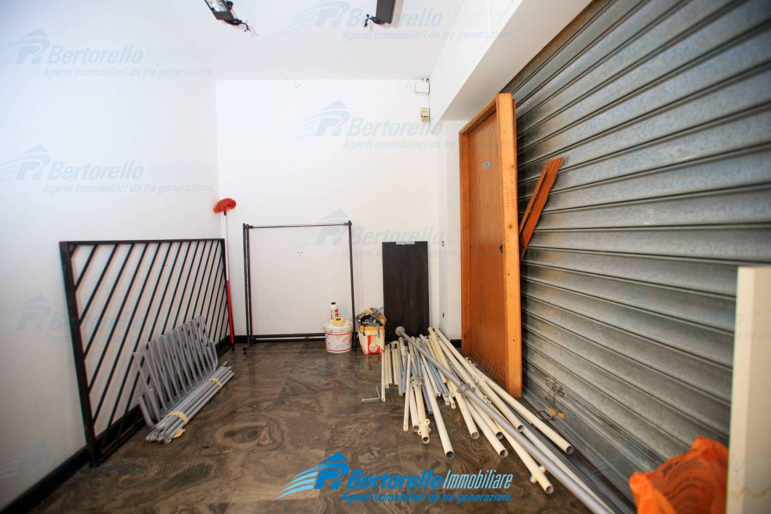 Stanza non arredata Stanza non arredata