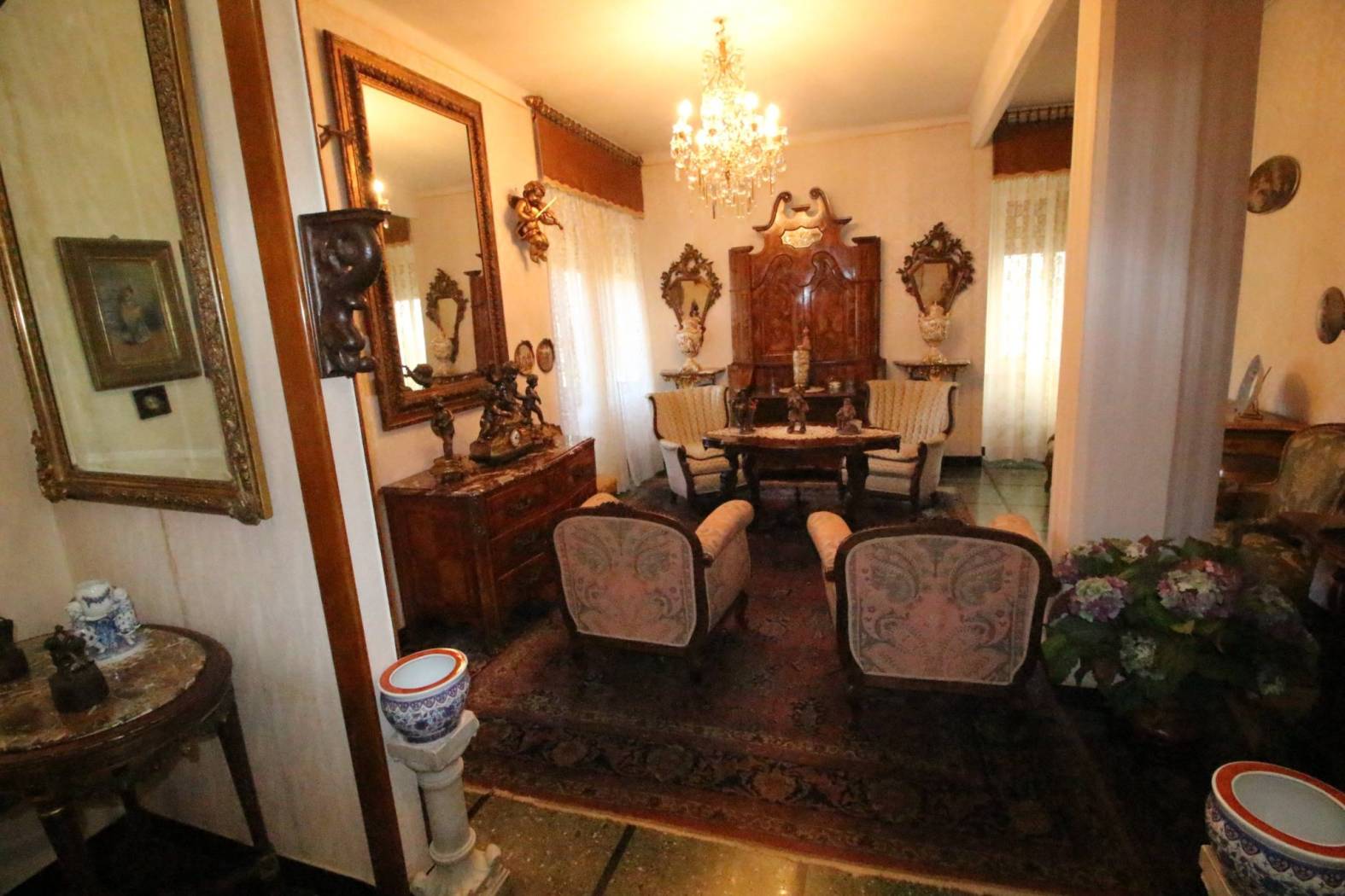 Salone