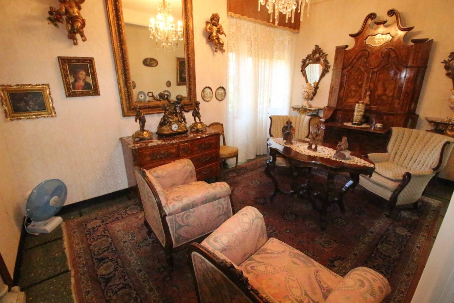 Salone