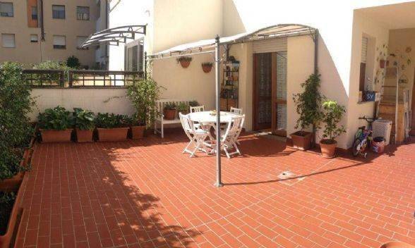 RIF. AF3DAVA, FIRENZE, DALMAZIA pressi LIBERO DA 1 ° OTTOBRE 2025, Appartamento 70 mq. 2 Terrazze abitabili (40mq+30mq) Eu. 1.450 + SPESE CONDOMINIO
