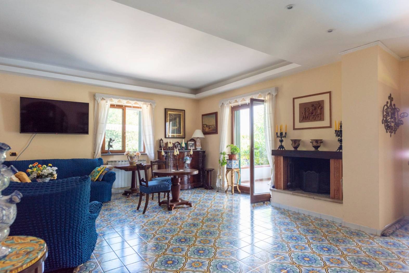 Salone