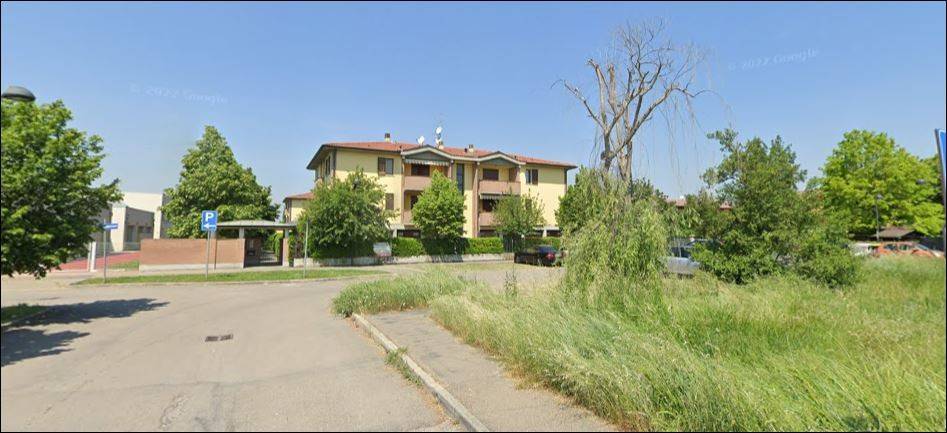 In contesto condominiale verde e curato, lontano dal traffico ma vicinissimo a Rubiera, vendesi appartamento di mq 75 composto da cuicinotto, 
