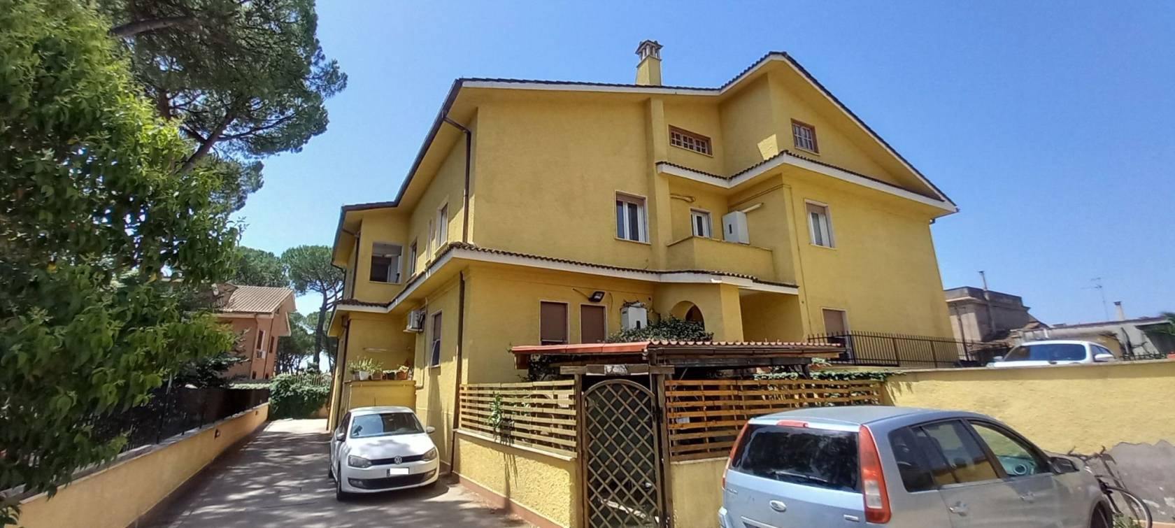 Guidonia Montecelio – Località Villanova – Proponiamo in vendita un accogliente appartamento di 45 mq situato al 1° piano di un piccolo fabbricato in 