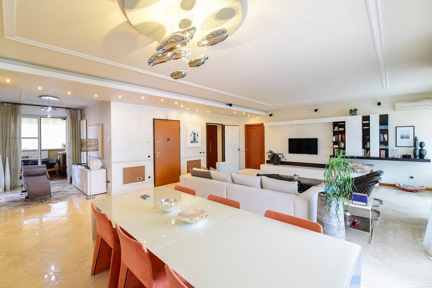 Salone