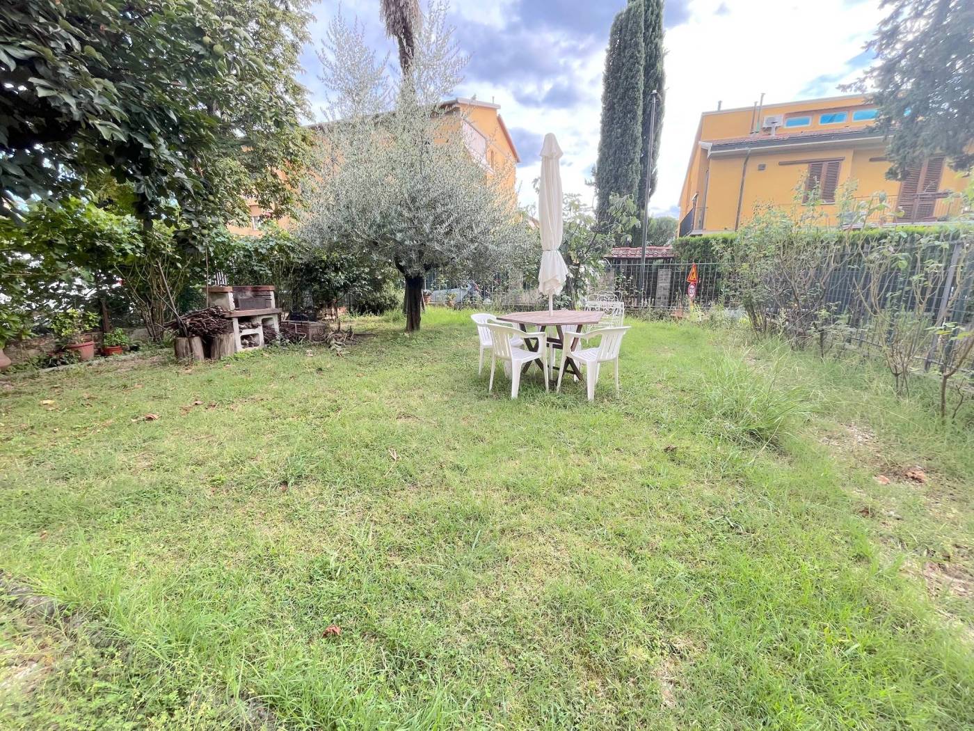 REF. AF45NEPO - FLORENCE-EUROPE APARTMENT 100 SQM 4.5 ROOMS GARDEN TERRACE Eu.1350.00 + expenses TRANSITIONAL CONTRACTS WORKERS - STUDENTS. AVAILABLE 