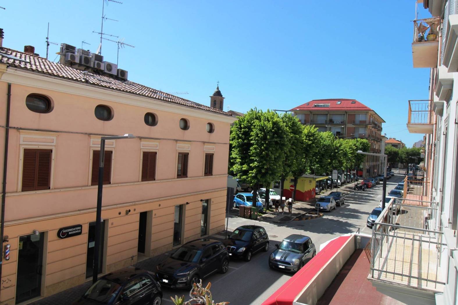 Stai cercando una soluzione abitativa di nuova realizzazione a due passi dal centro e dal mare ma non ami il condominio? Proponiamo in vendita IN 