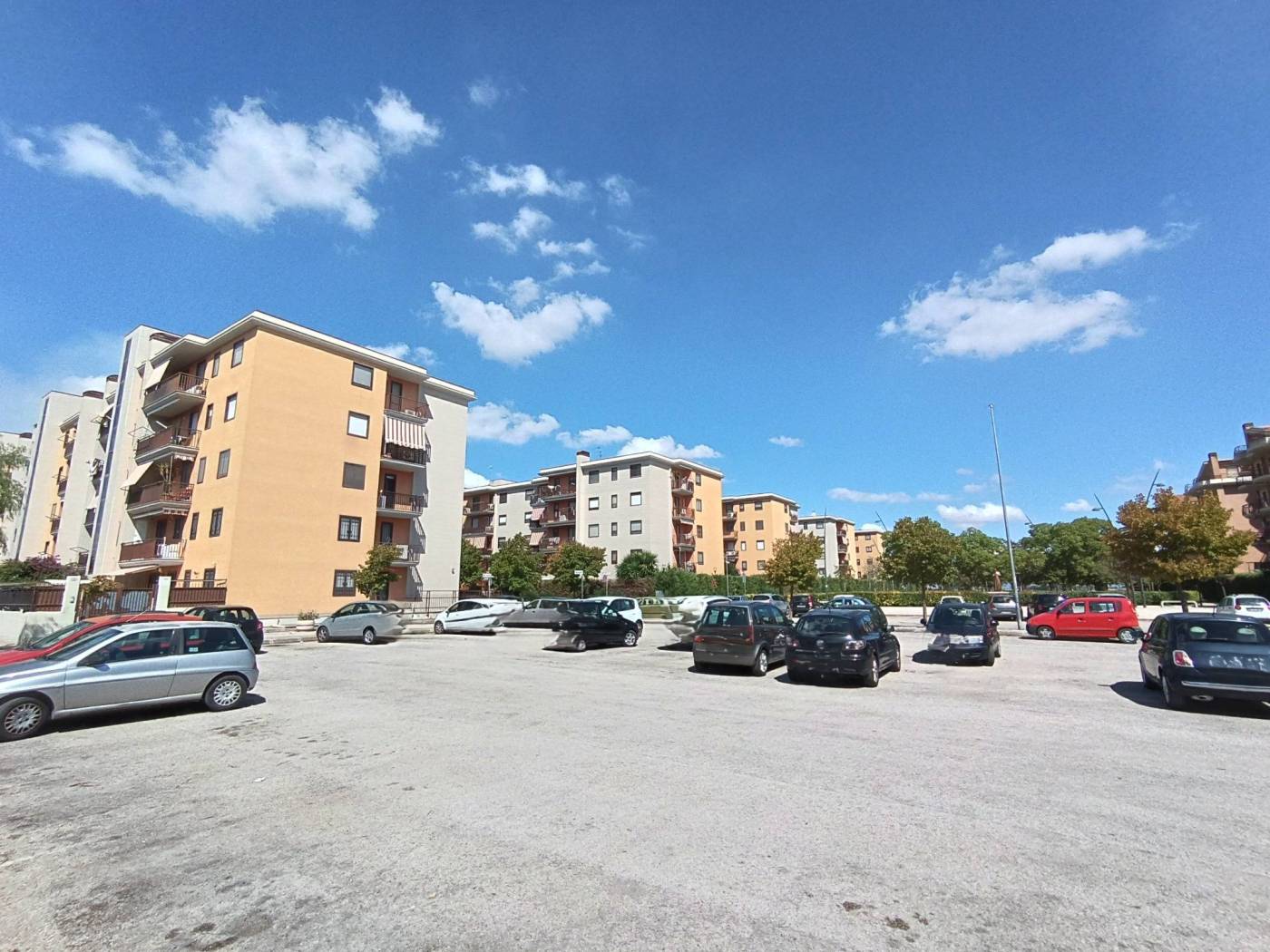 In Via Annino Gentile (zona Via Lucera), ubicata in una zona della città circondata dal verde (a pochi metri dal parco urbano San Giovanni Bosco) con 