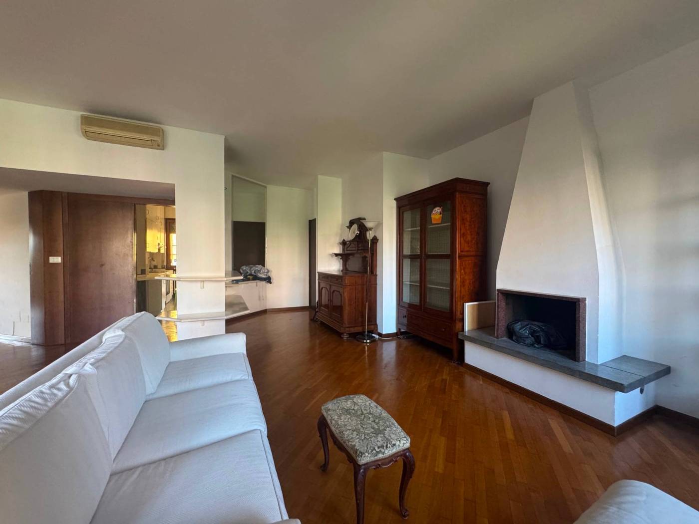 Salone