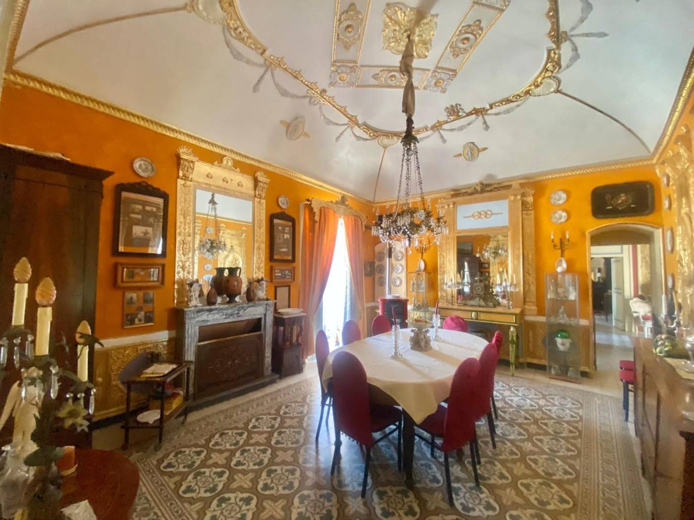 Salone