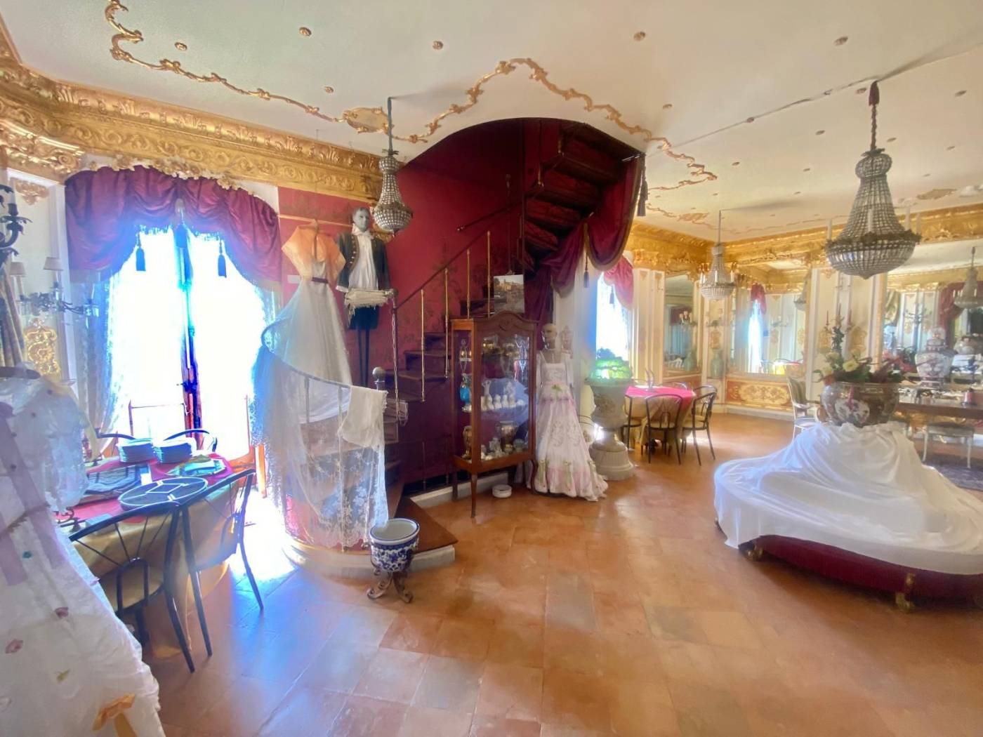 Salone