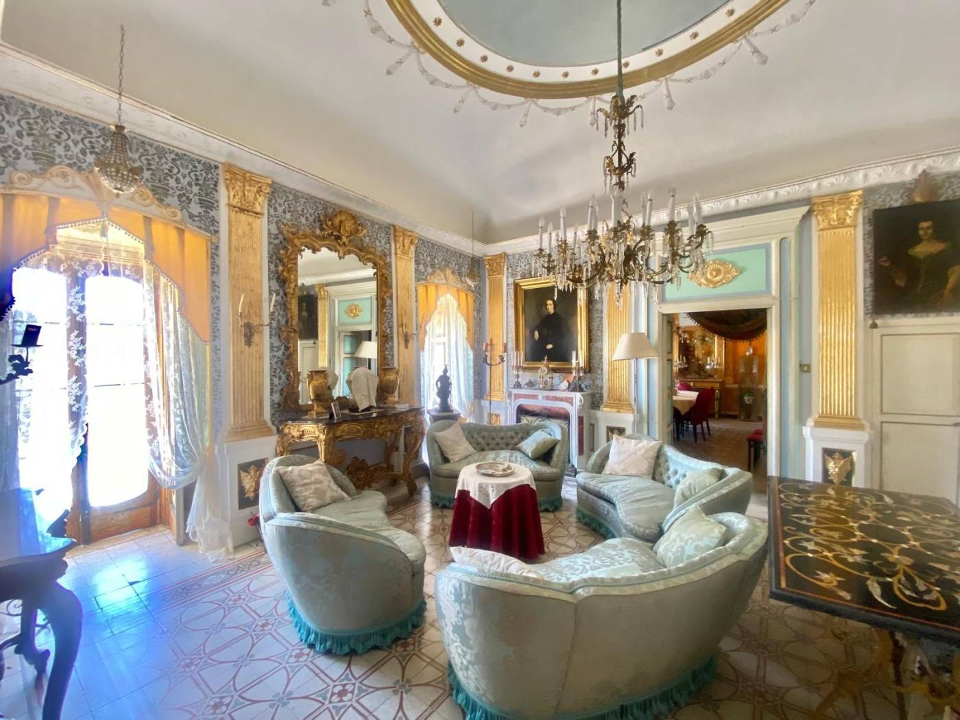 Salone
