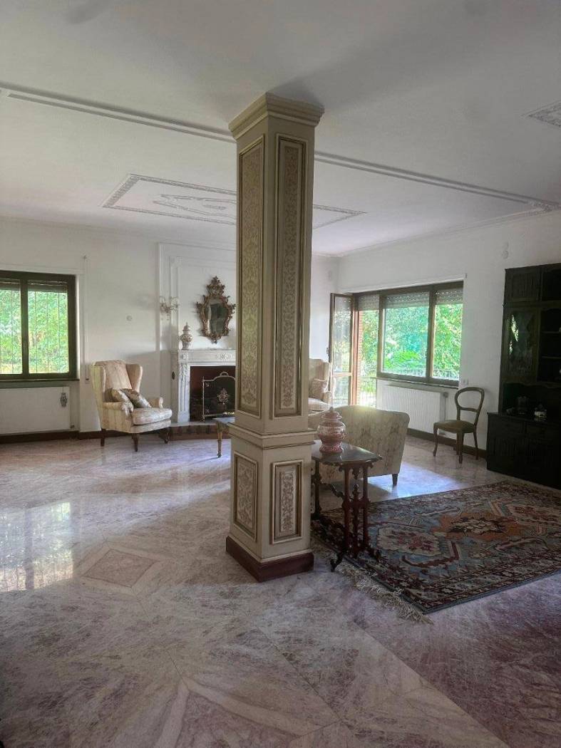 Salone