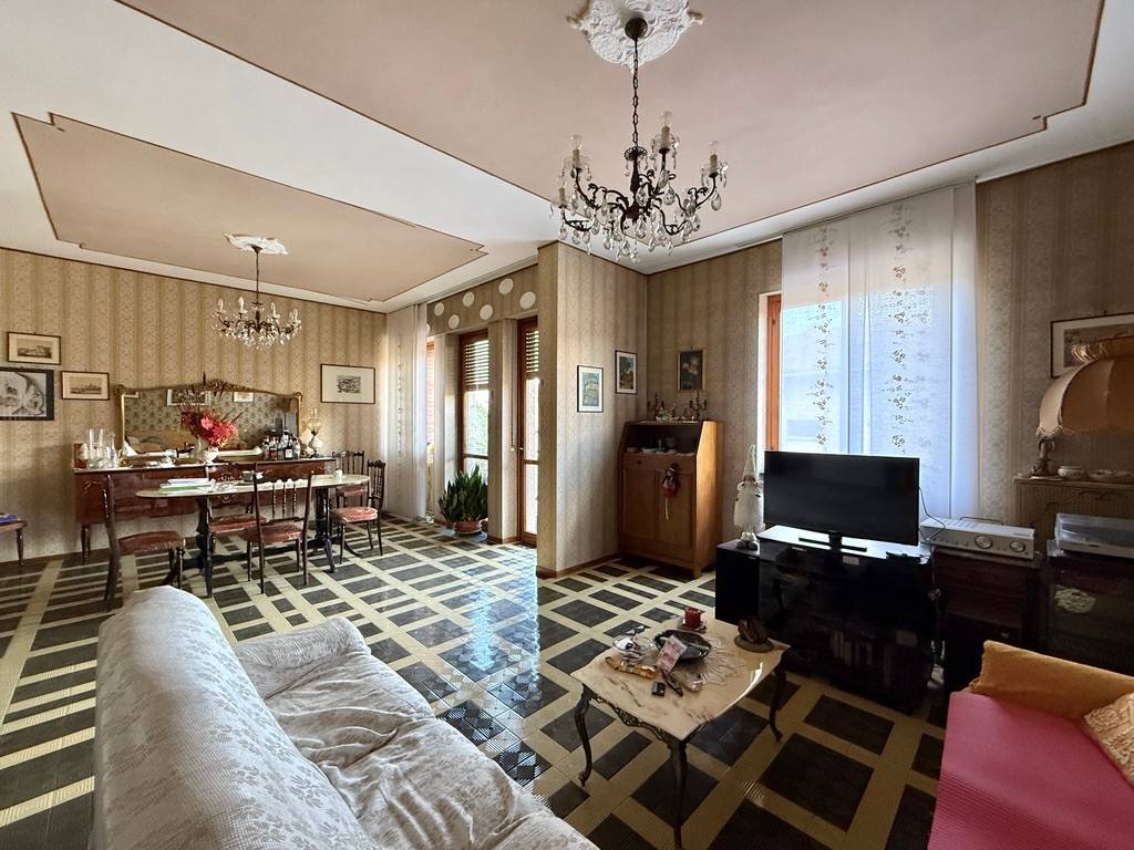 Salone