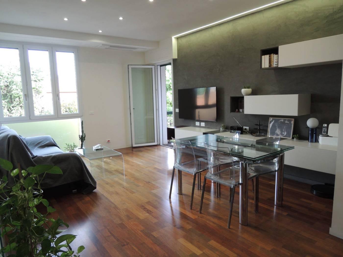 Salone