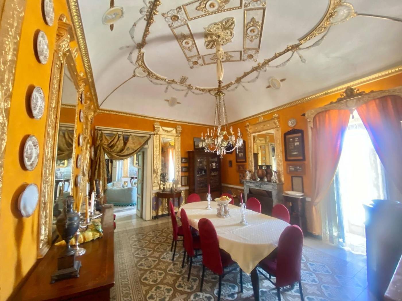 Salone