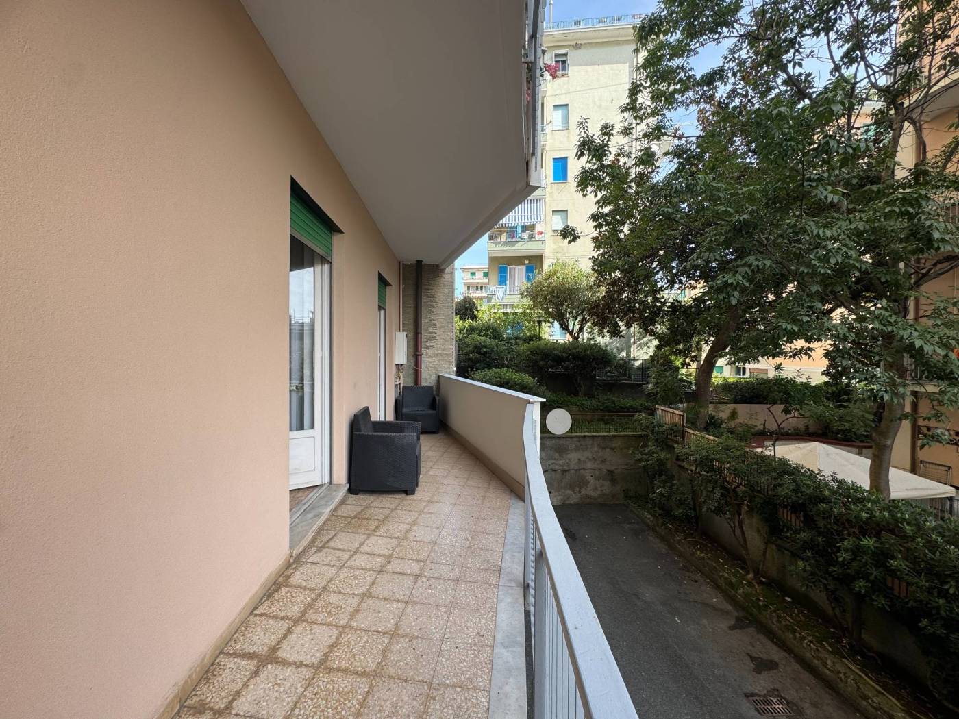 Pegli via Boito: nella parta iniziale a due passi dal mare proponiamo un appartamento con un grandissimo potenziale avendo sia una bella balconata 