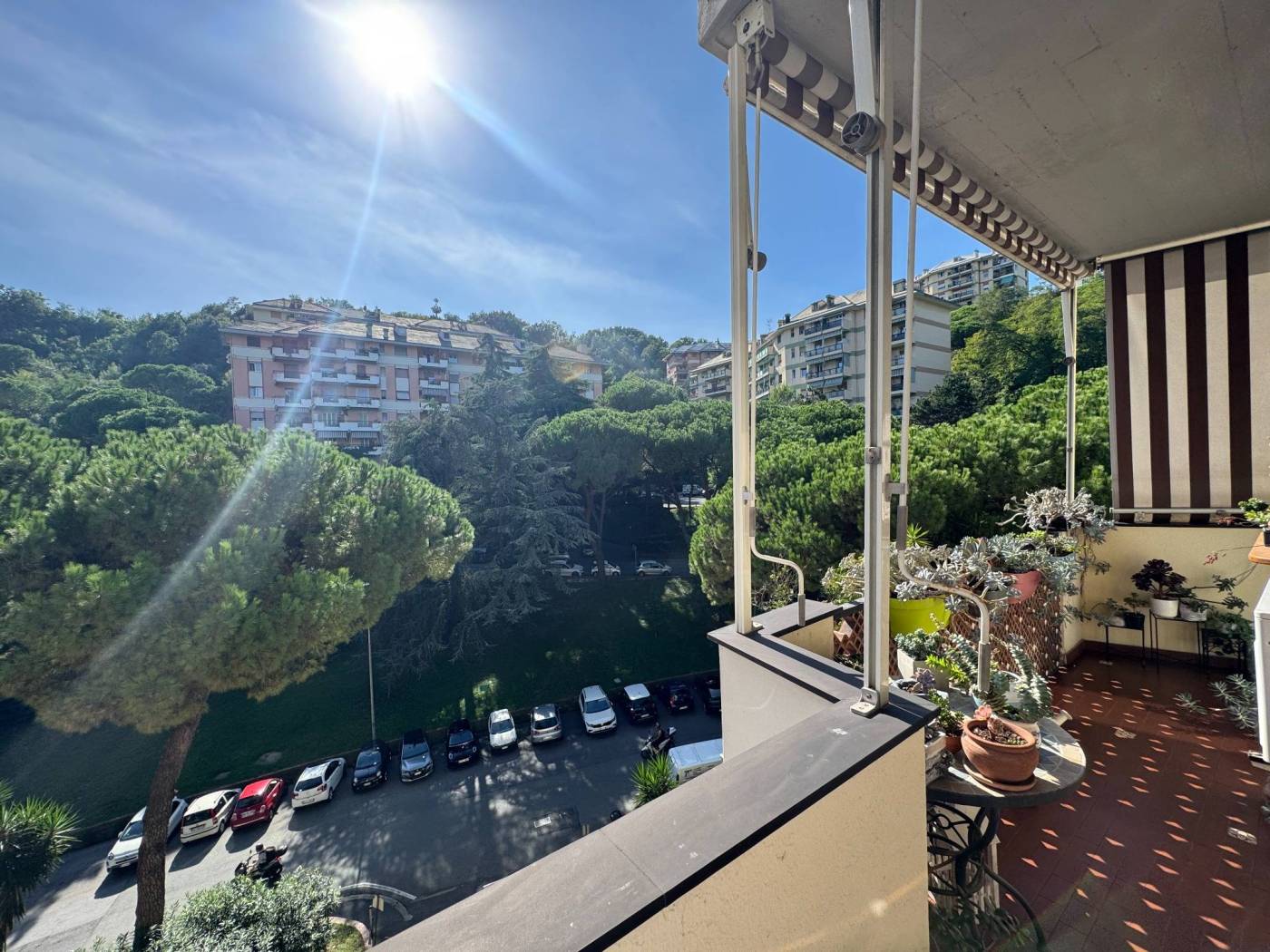 **Appartamento in Vendita a Pegli - Quartiere Giardino** Scopri questa novità sul mercato: un appartamento completamente ristrutturato nel cuore di 