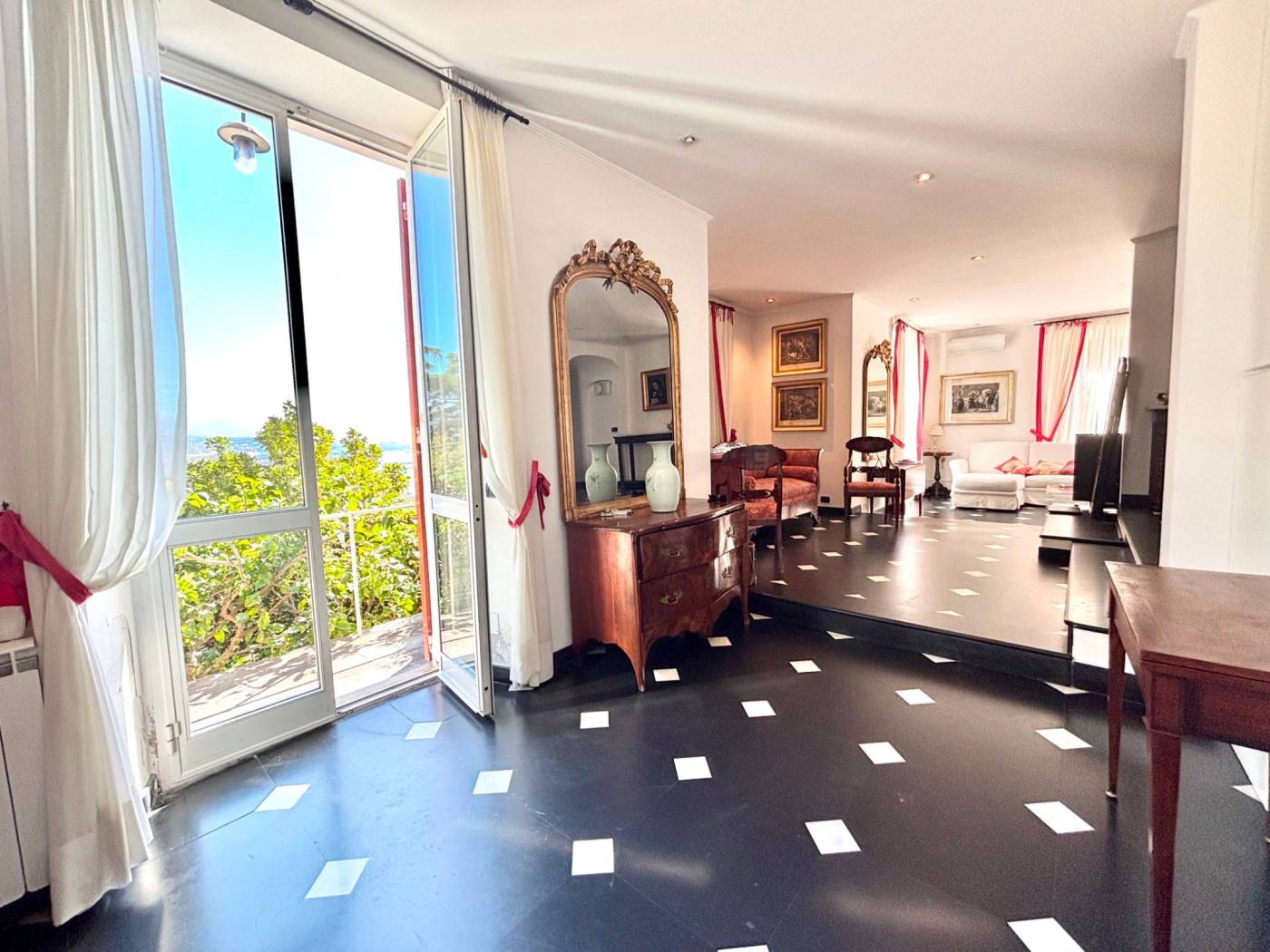 Salone
