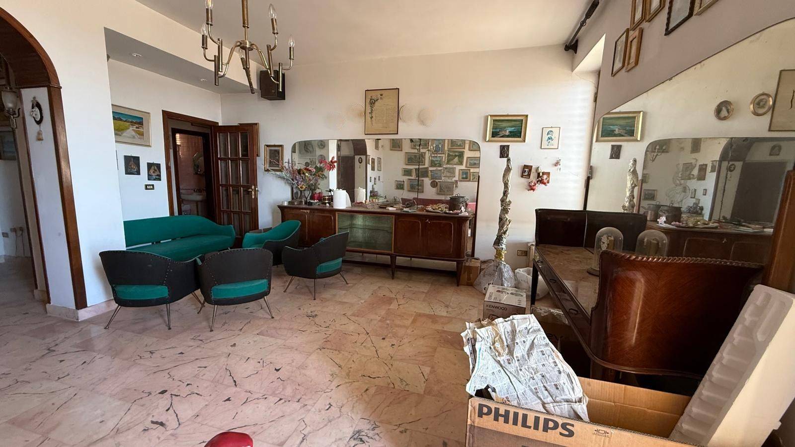 Salone