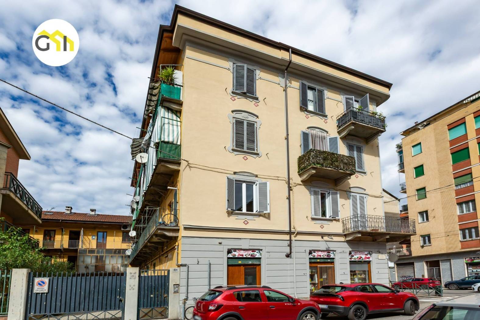 Torino - via Cuneo 44 L'agenzia Gagliardi Immobiliare propone in vendita in zona Aurora, quartiere sito a pochi passi dal centro e ben servito da 
