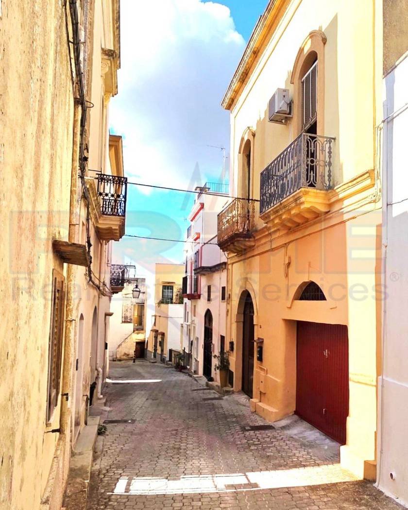 Zona Zona