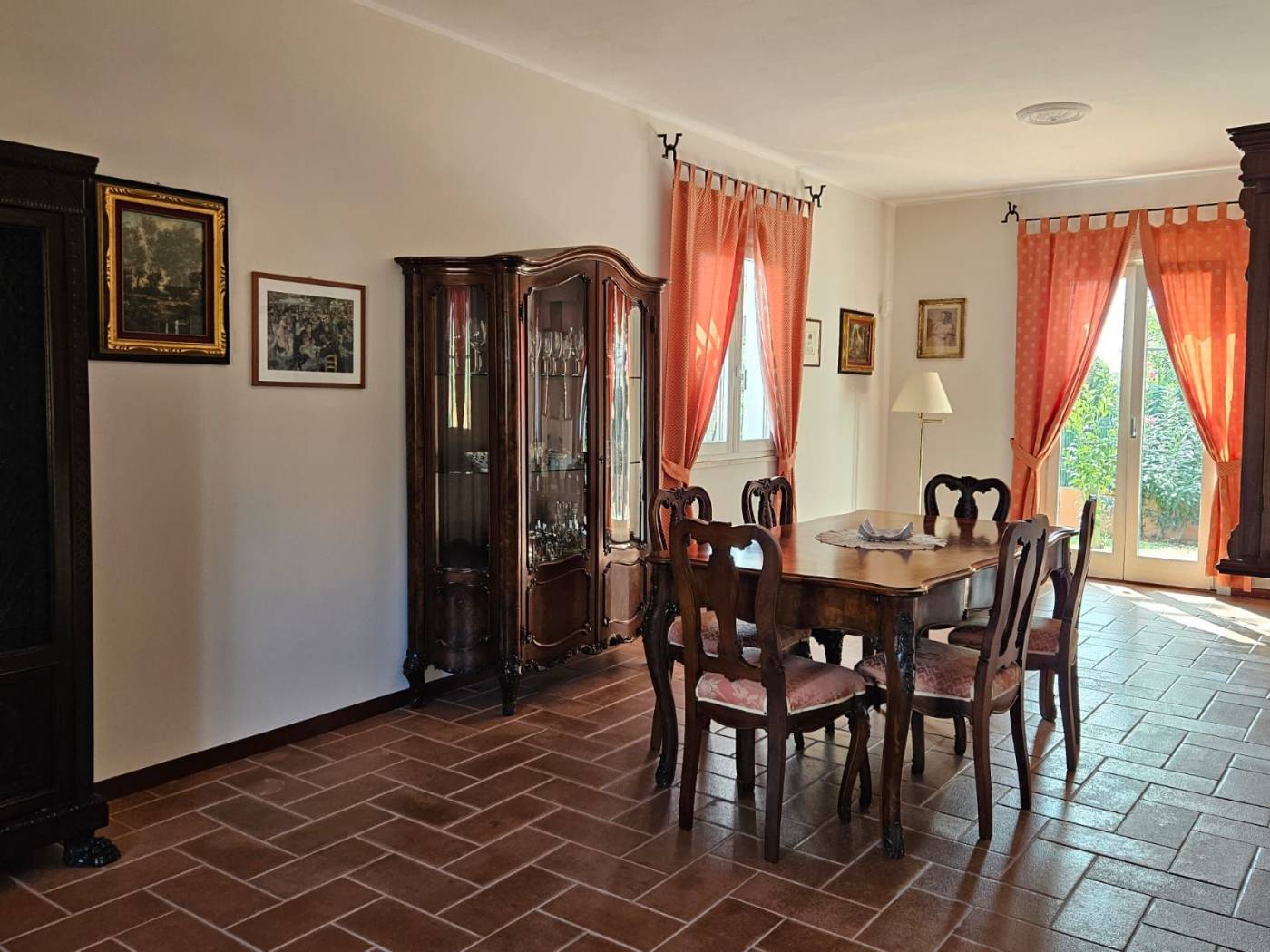 Salone