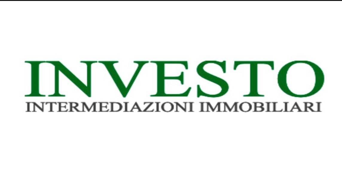 Vendiamo intero stabile libero su 4 lati L'immobile ad oggi è libero da vincoli e ipoteche, volendo ê possibile acquistare questo complesso 