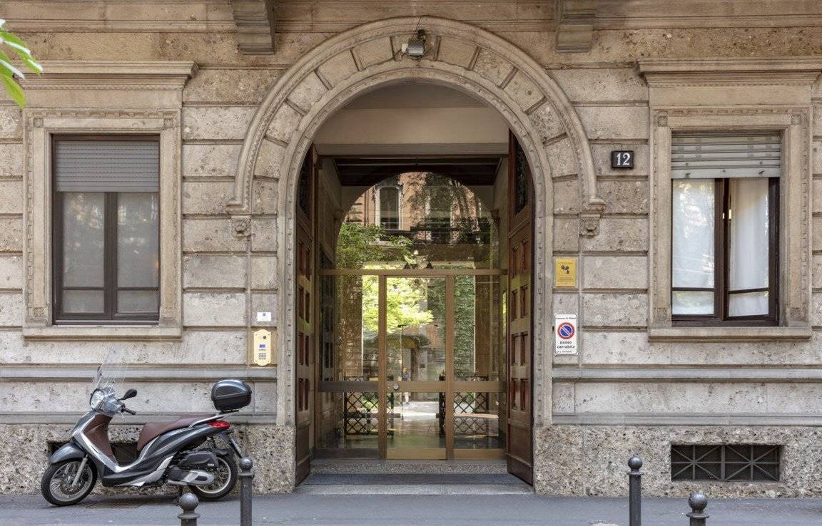 Cairoli/Foro Buonaparte. In stabile d'epoca di grande fascino composto da uno stabile prospiciente Foro Buonaparte risalente ai primi del novecento e 