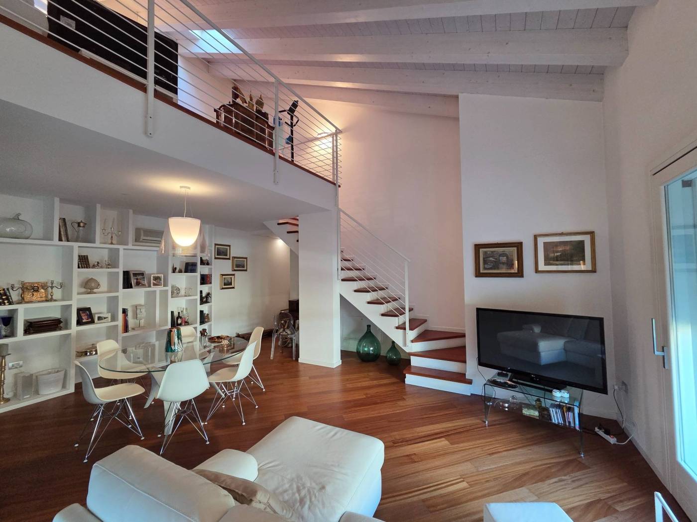 Salone