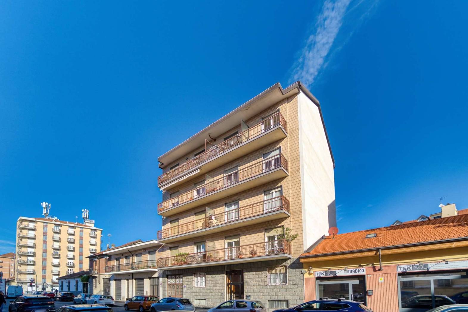 Rif: VIA PACCHIOTTI - PARELLA NELLE IMMEDIATE ADIACENZE DI VIA PIETRO COSSA ED A 400 METRI DALLA FERMATE METROPOLITANA MASSAUA VENDIAMO APPARTAMENTO 