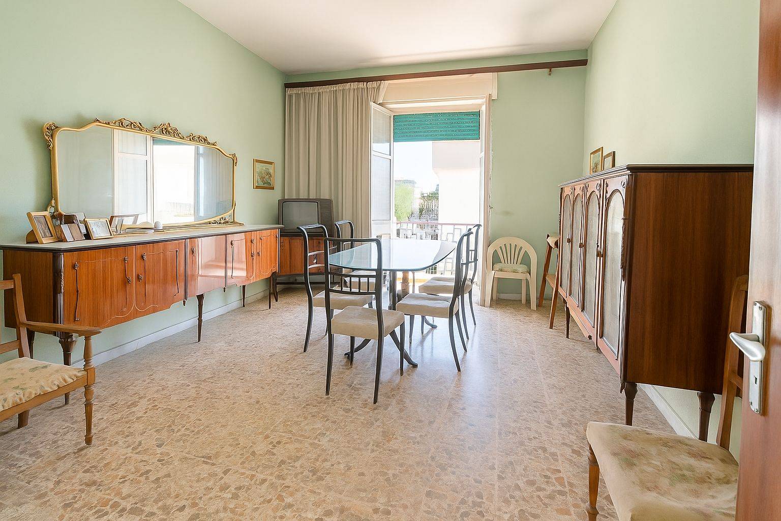 Salone