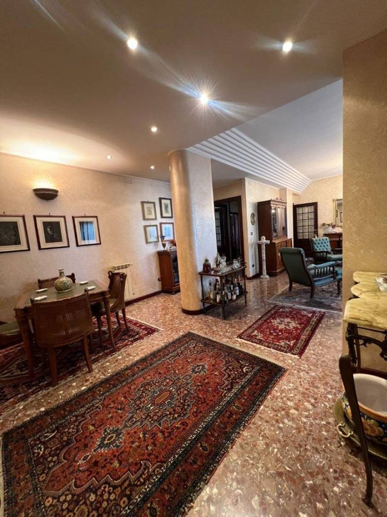Salone