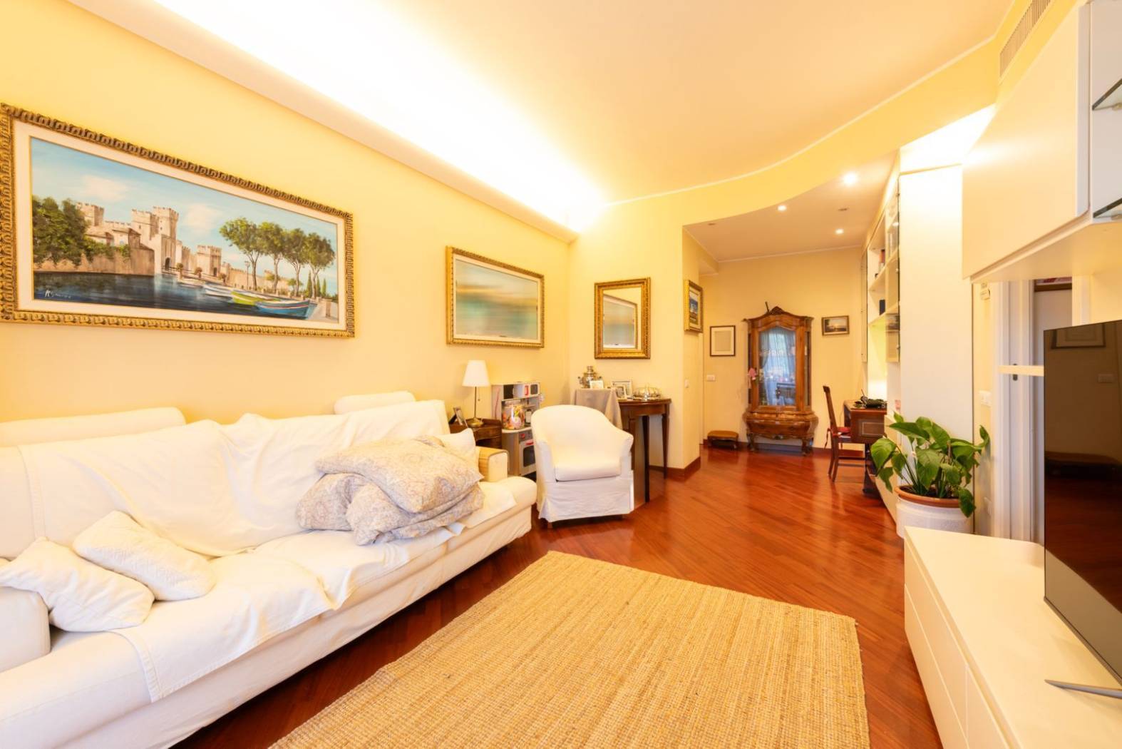 Salone