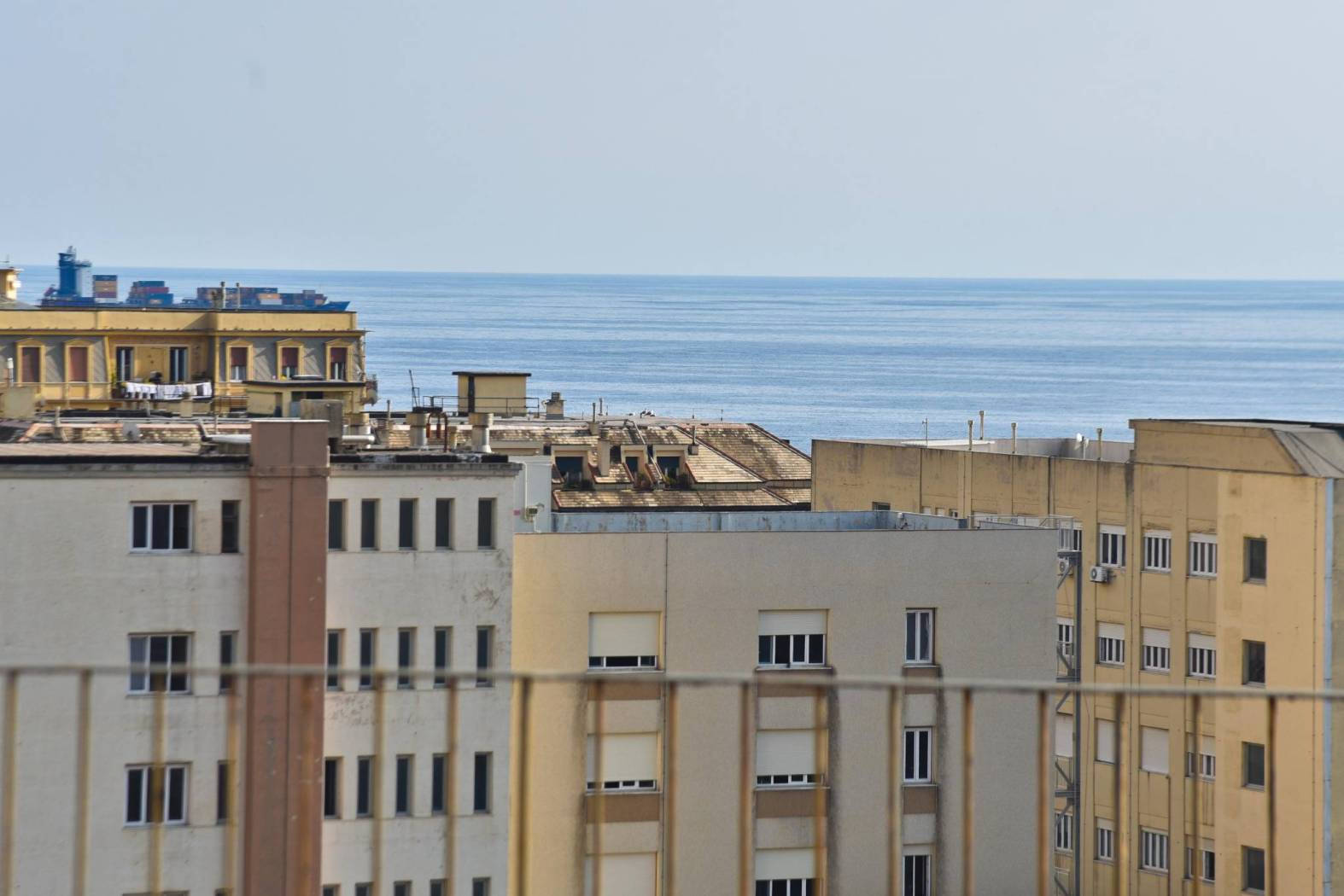 STURLA BELLISSIMO ATTICO VIA VITTORINO ERA (vicinanze scuola elementari e medie, comodissimo negozi e mezzi pubblici) in palazzo in ordine come 