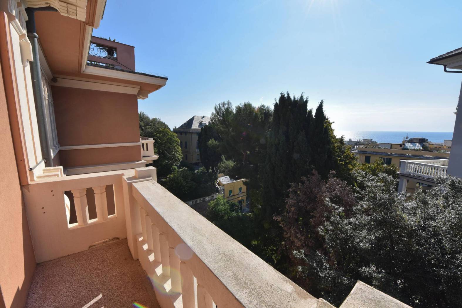 ALBARO PRESTIGIOSO Via Rosselli in palazzo signorile con tetto , facciata e scale in ordine, appartamento posto all'ultimo piano con ascensore, vista 