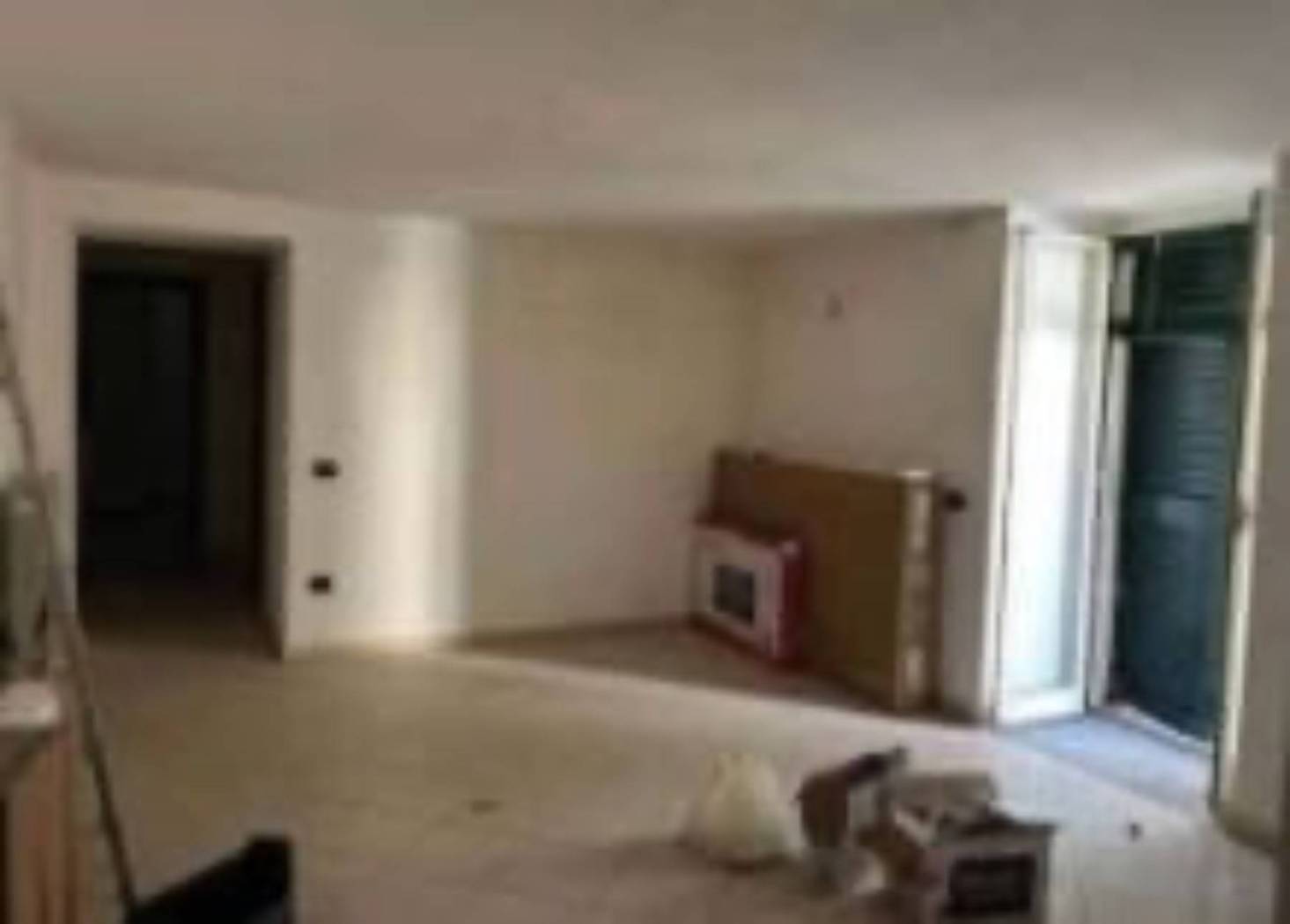 Stanza non arredata Stanza non arredata