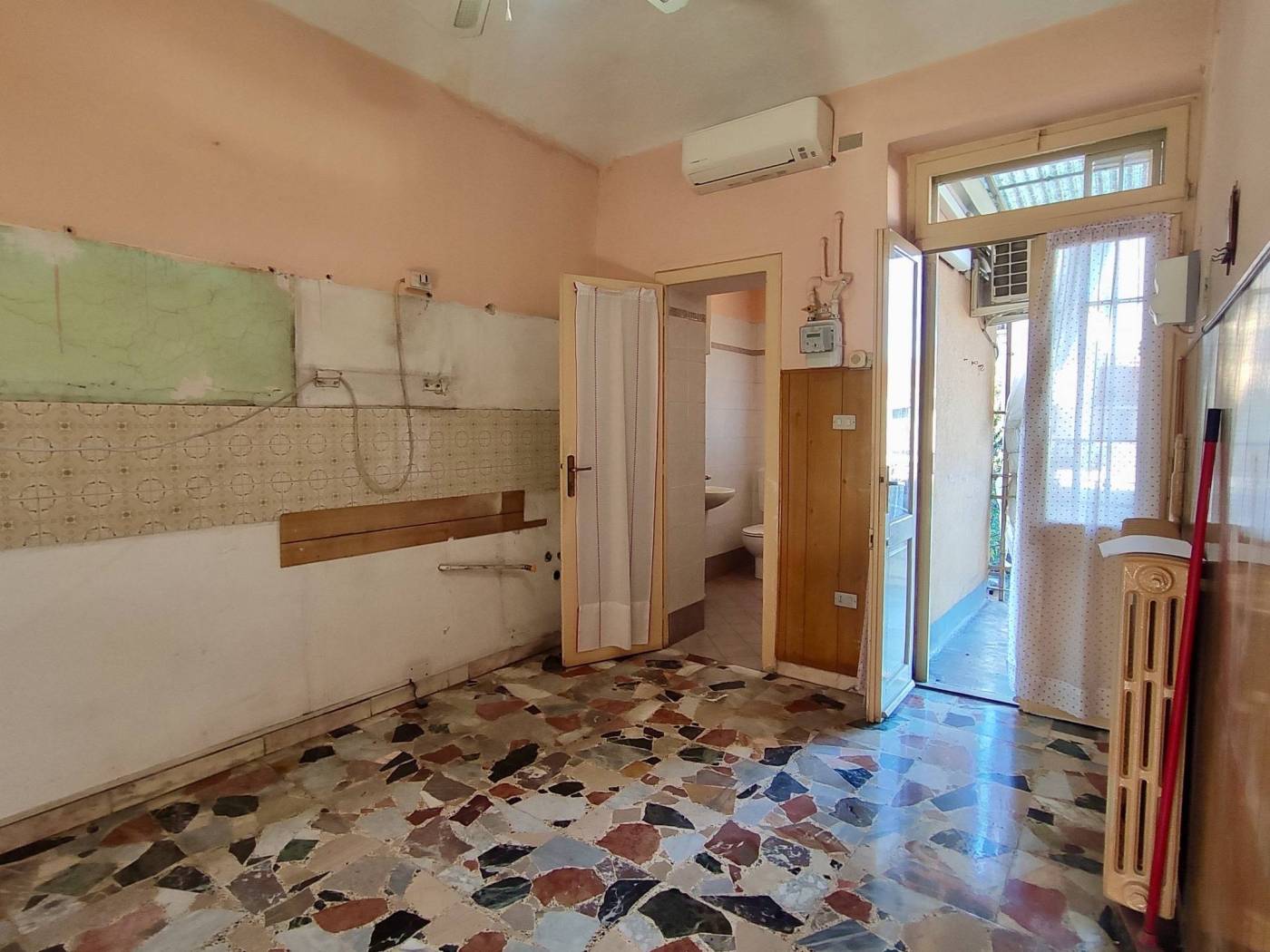 Stanza non arredata Stanza non arredata