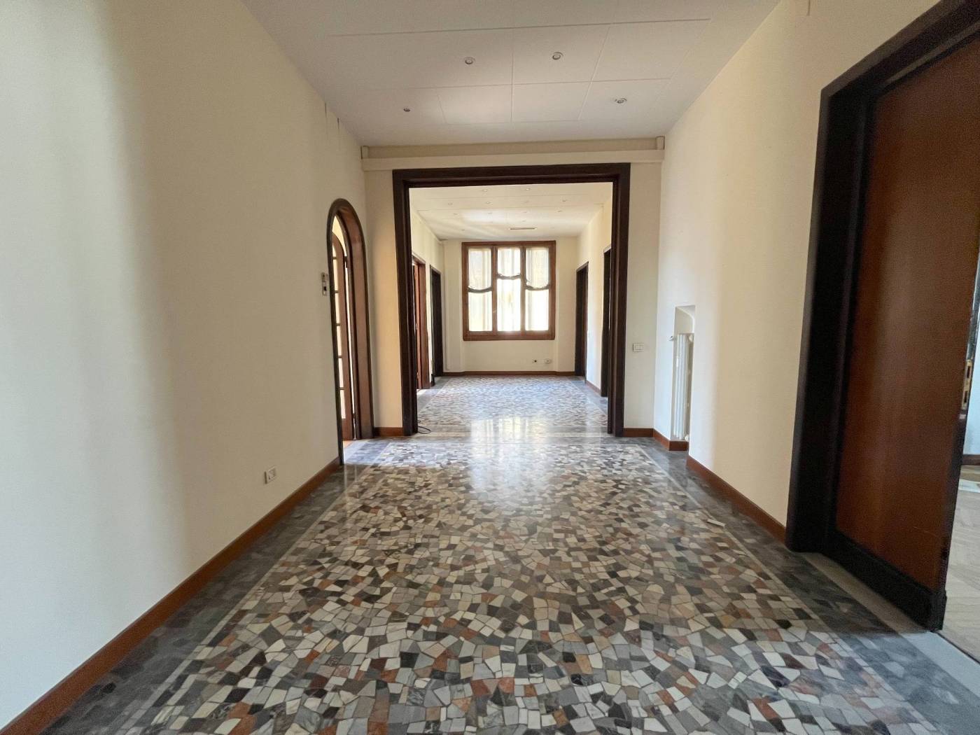 RIF: VEU9MABE, FIRENZE,MATTEOTTI, UFFICIO 245 mq . Signorile. Cantine. Balcone. Eu. 1.150.000NOSTRA ESCLUSIVA In ambito contesto dei rinomati Viali 