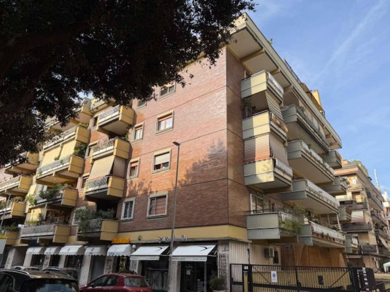 • Eu. 250.000,00 • 3 locali • 80 mq superficie calpestabile • 2 bagni • Piano Primo • Immobile garantito Appartamento in Vendita Ostia Lido Levante 